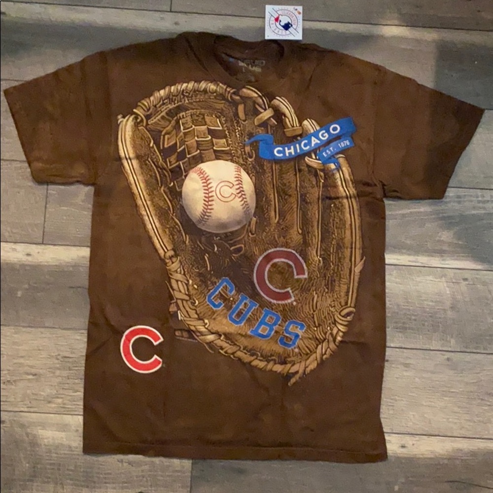 NWT Brown Chicago Cubs MLB tShirt